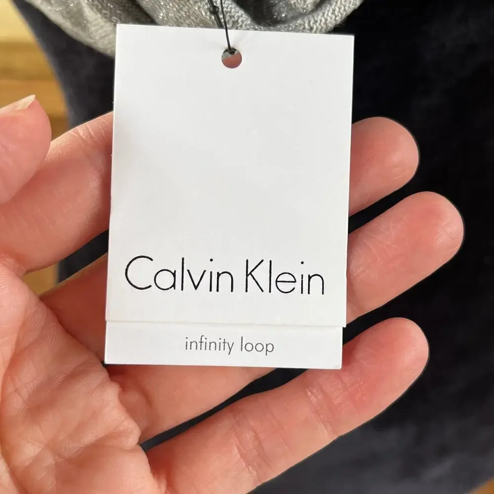 Calvin Klein Women's Silver Chevron Print Infinity Loop Scarf. NEW